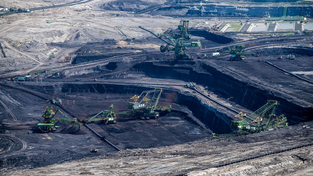 Polská vláda nehodlá ukončit těžbu v dole Turów, přestože má platit pokuty